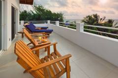Weezie's Hotel penthouse guestroom balcony