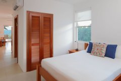 Queen Oceanfront Suite Bedroom