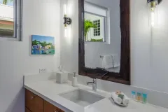 weezies-unit-25-bathroom