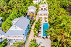 Weezie's Oceanfront Hotel